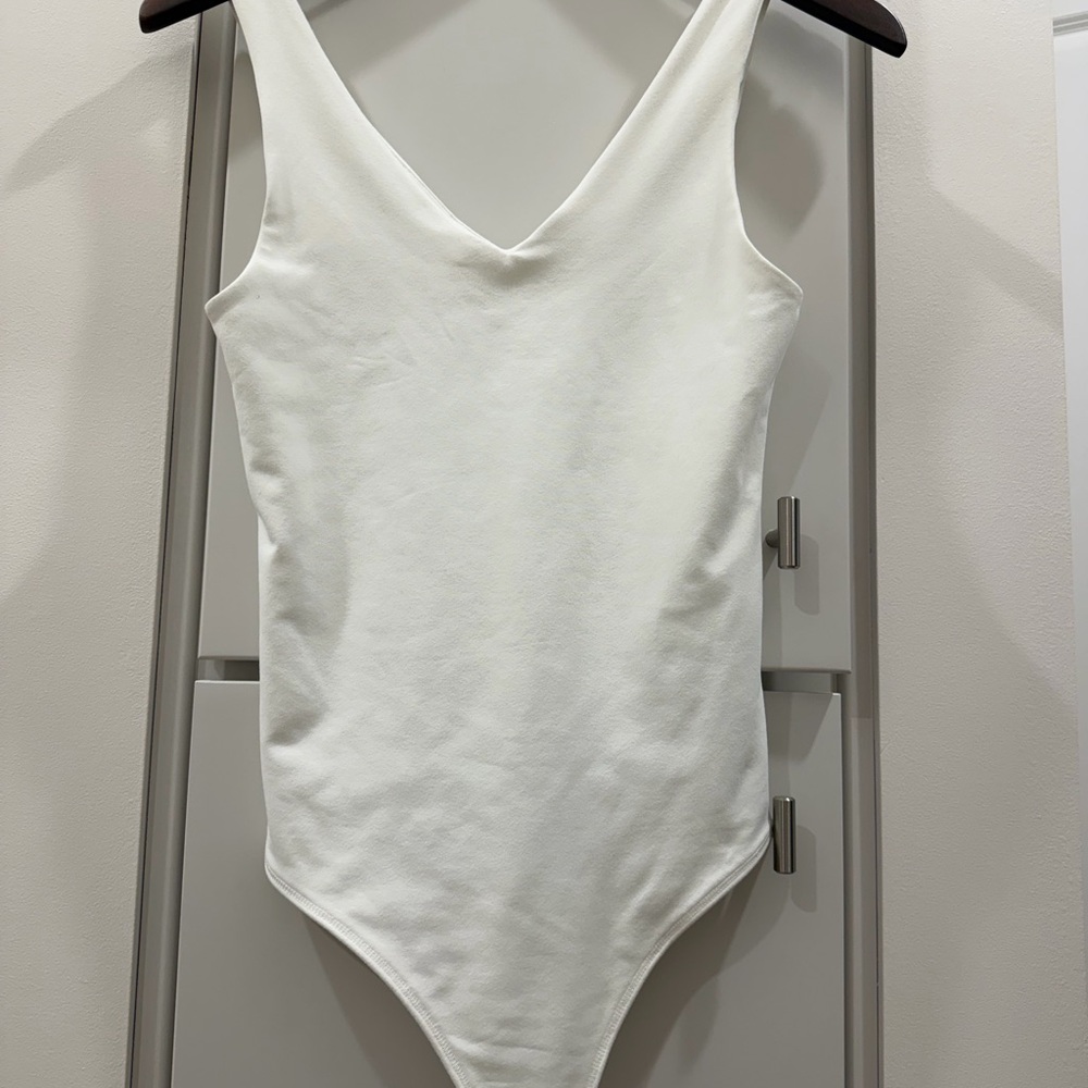 Abercrombie & Fitch White V-Neck One-Piece Bodysuit Small